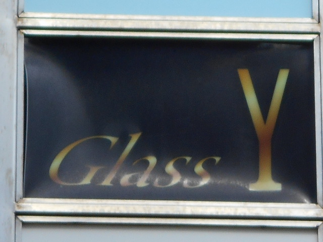 Glass Y