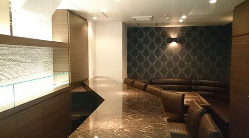 Salon de bar M2