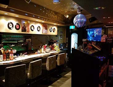 1929 The DJ's Bar