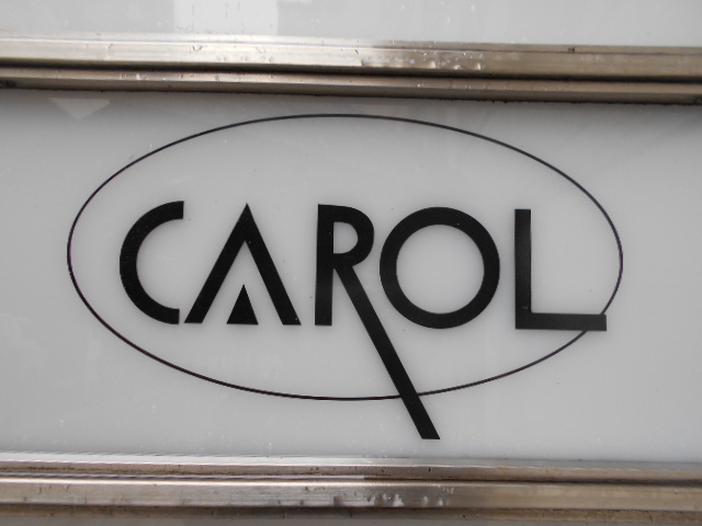 キャロル CAROL