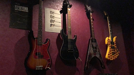 BAR BLACK STAR