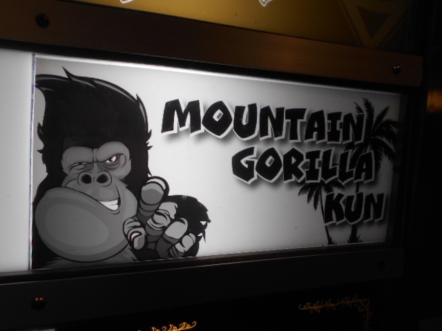 高知 マウンテン・ゴリラくん  MOUNTAIN GORILLA KUN