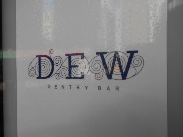 GENTRY・BAR・DEW