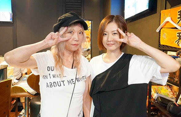 池袋 ダーツ＆カラオケバー HONEY's