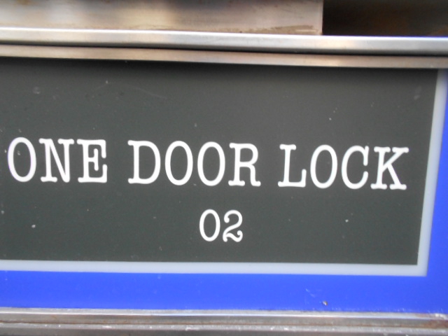 ONE DOOR LOCK 02