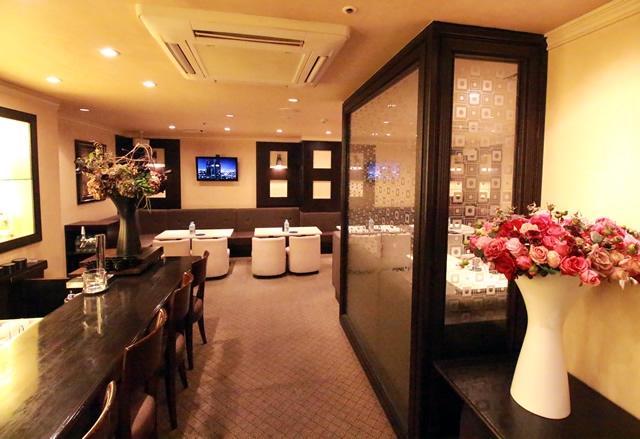 スナック LOUNGE&KARAOKE DINING おとぎ