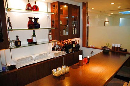 北新地 会員制 WIT CLUB 冨樫
