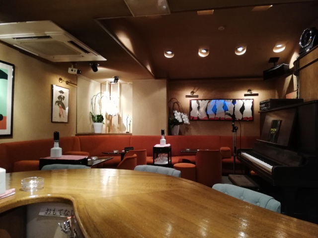 新宿 歌舞伎町 スナック ラ・ボエーム