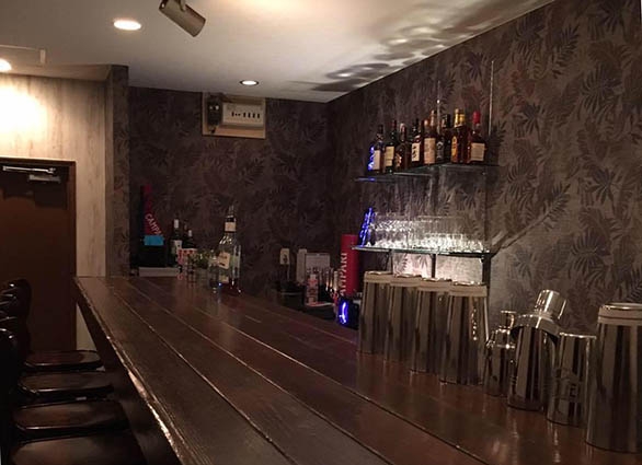 なんば フレアバー LOGUE BAR
