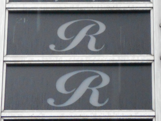 R