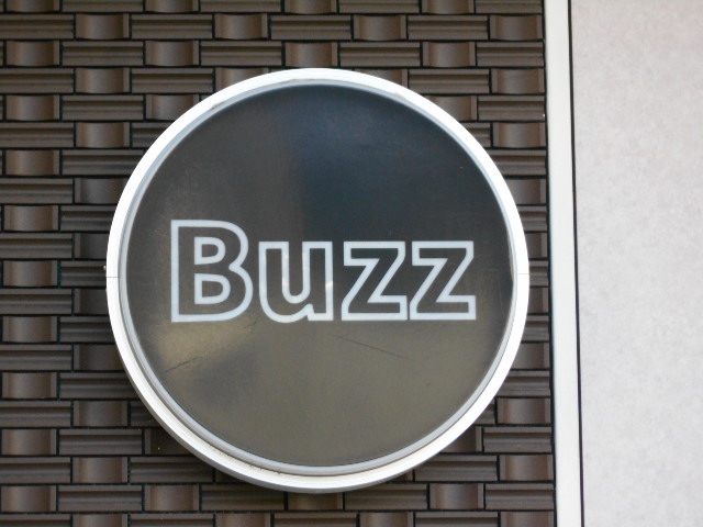 Buzz  バズ