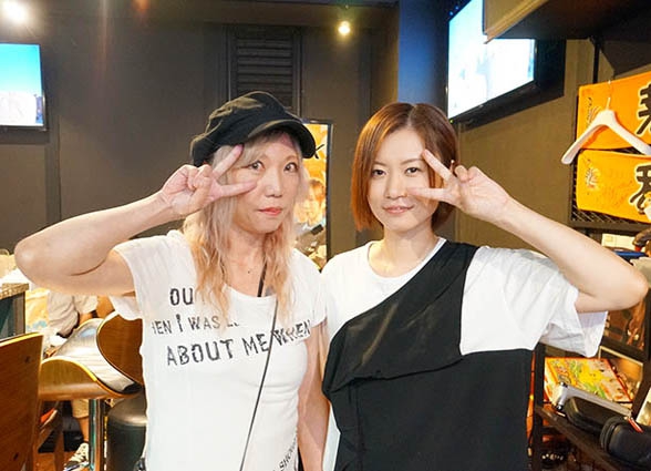 池袋 ダーツ&カラオケバー HONEY's