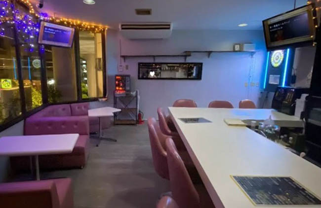 那覇 カラオケ＆ダーツBAR 花しんじゅ