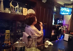 新宿 歌舞伎町 スナック たかはし