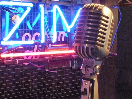 カラオケバー LOVE TRAIN  ラブ トレイン