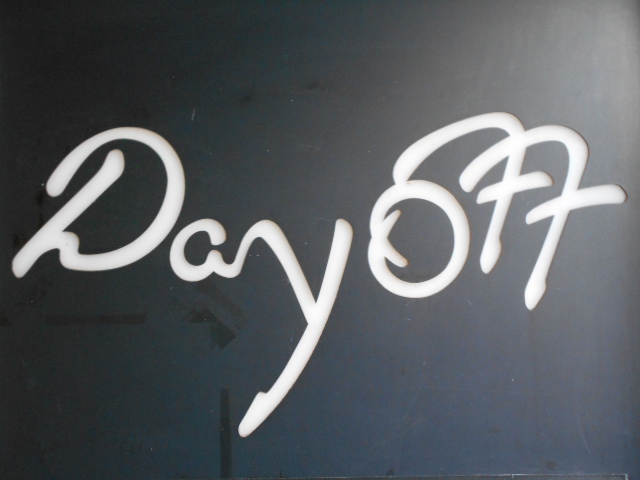 Day off  デイ、オフ