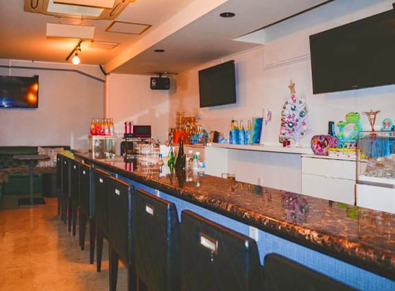 新宿 スナック 人魚